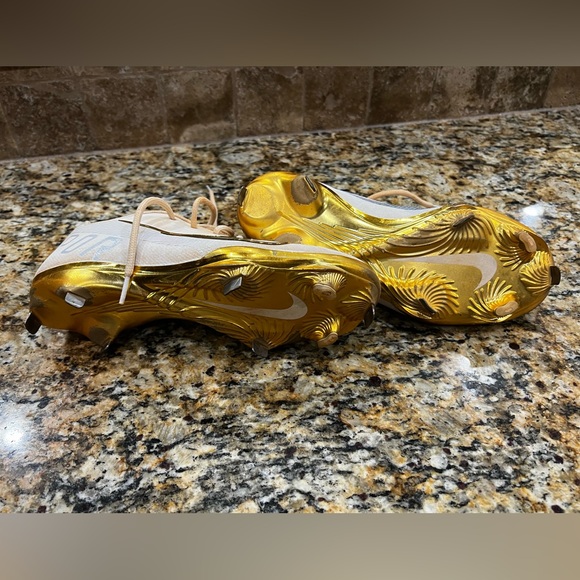 White and Gold Nike Vapor ultrafly 3 baseball metal spikes Size 8 - Picture 3 of 8
